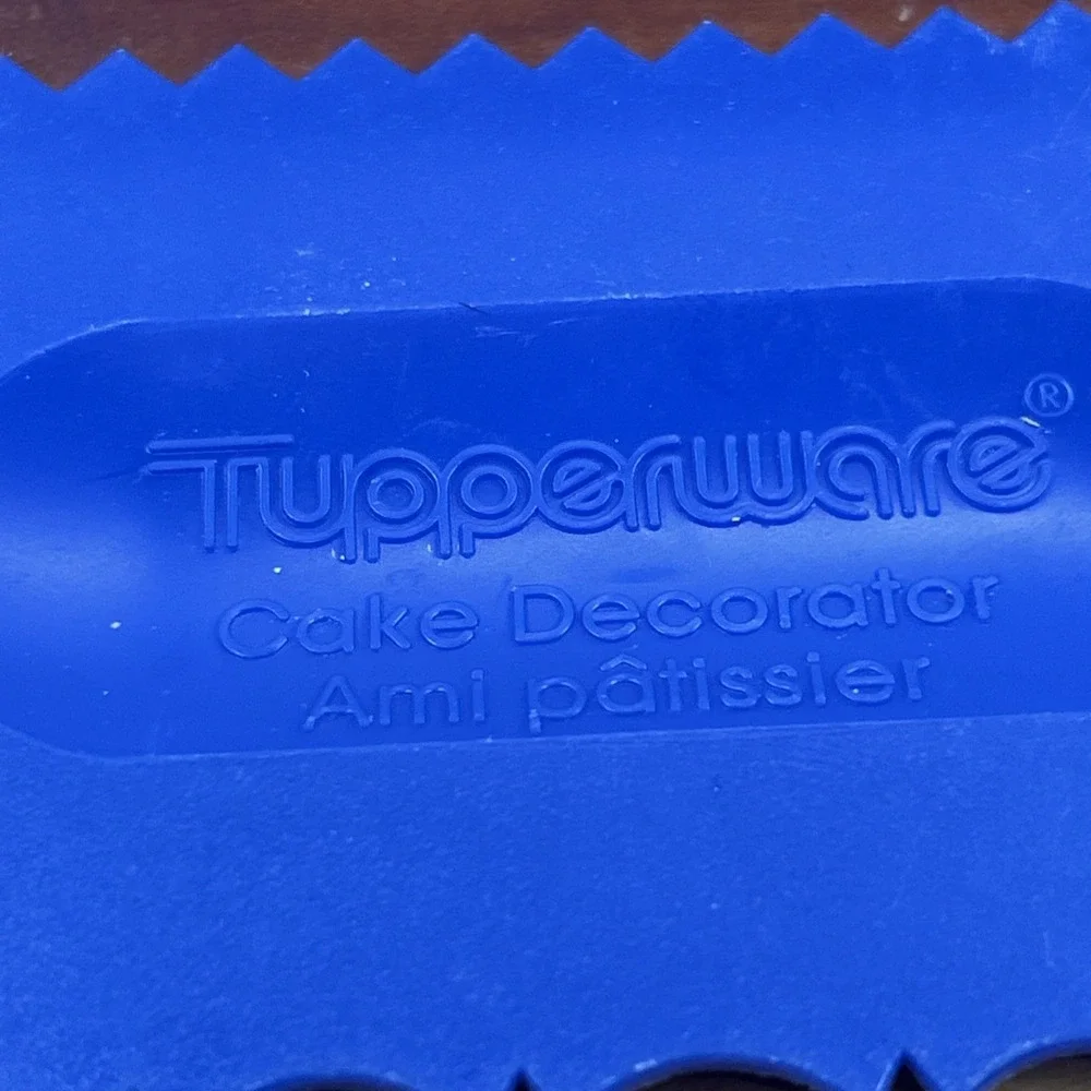 Tupperware Cake Decorator Gadget Frosting Kitchen Tool Blue EUC‎